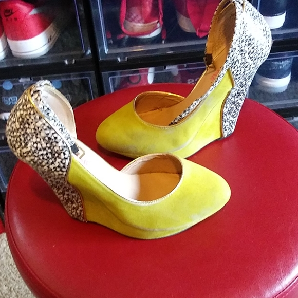 Just Fab Turin lime green wedges size 7.5 - Picture 2 of 3